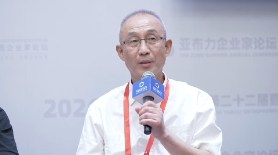 新基讯科技董事长曹强：小黄鸭	、Labubu等产品向消费级AI方向演进