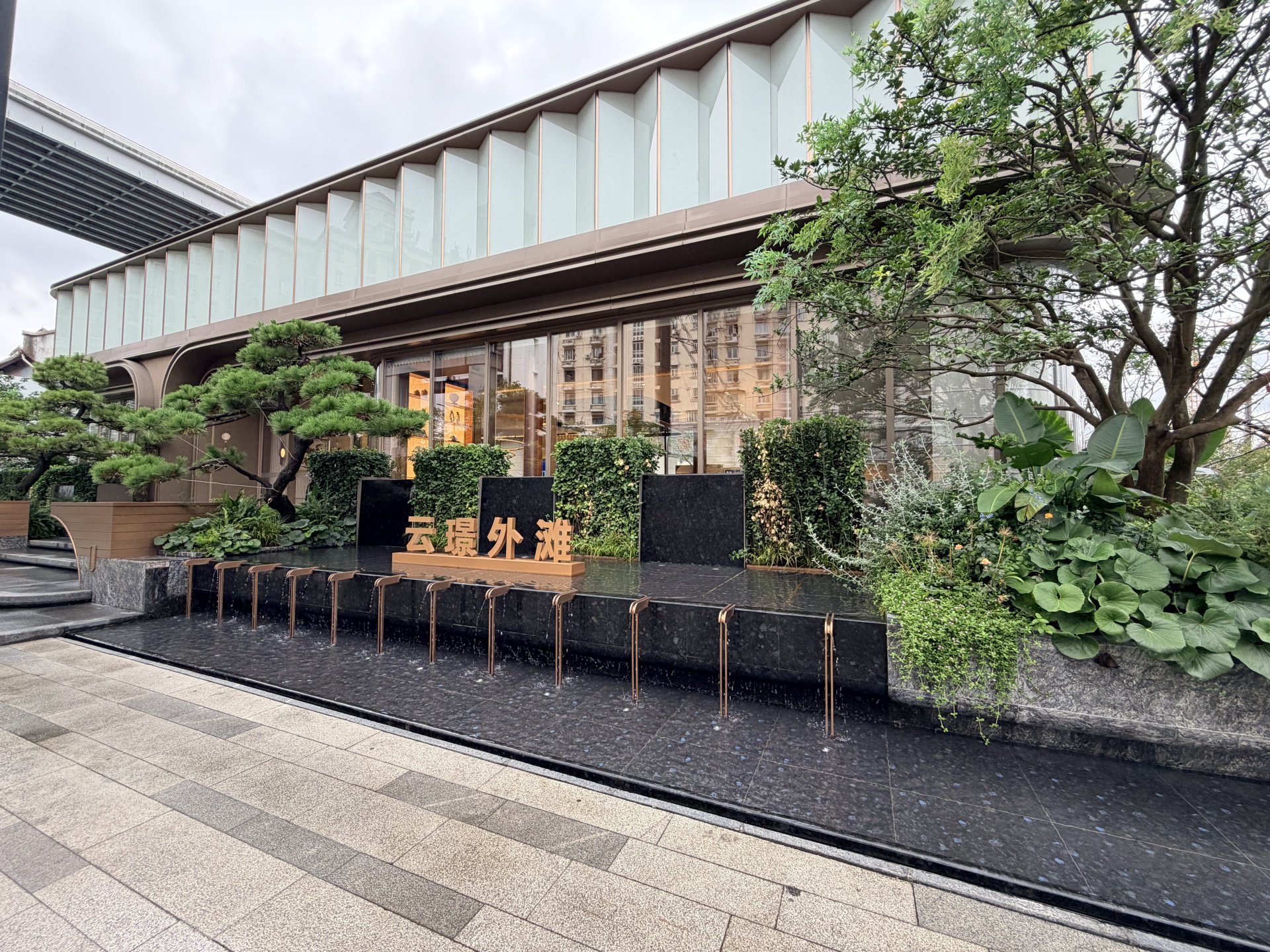实探国庆假期上海楼市：全家出动看房成风	，有项目3天销售额超2亿元